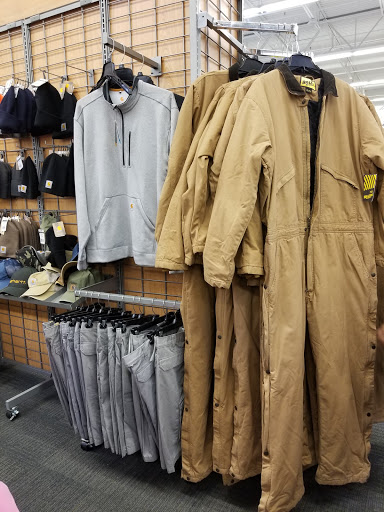 Sporting Goods Store «Academy Sports + Outdoors», reviews and photos, 130 S Hampton Pl, Clarksville, TN 37040, USA