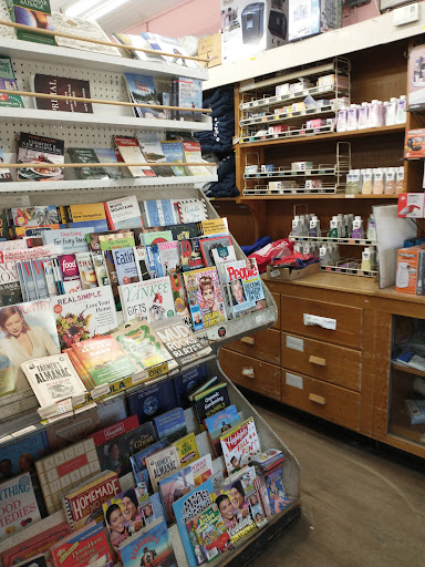 Grocery Store «Dan & Whits General Store», reviews and photos, 319 S Main St, Norwich, VT 05055, USA