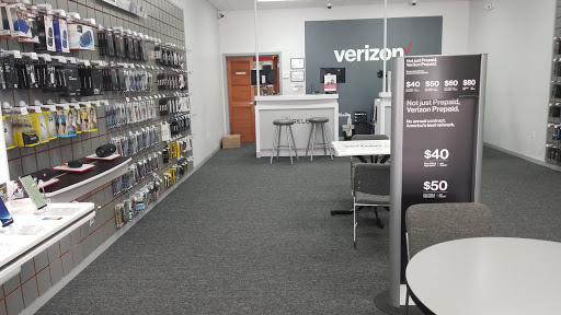 Cell Phone Store «GoWireless Verizon Authorized Retailer», reviews and photos, 23801 US-27, Lake Wales, FL 33859, USA