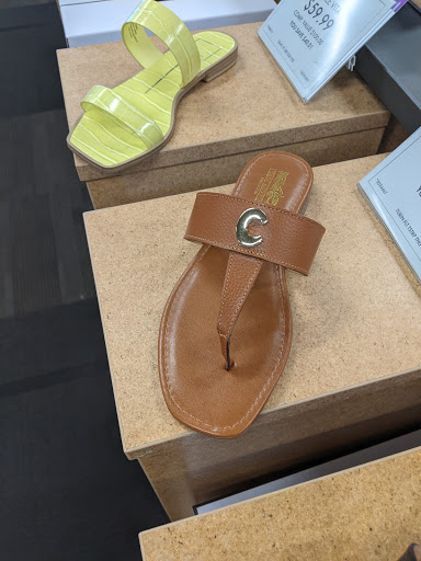 Shoe Store «DSW Designer Shoe Warehouse», reviews and photos, 1900 E Rio Salado Pkwy, Tempe, AZ 85281, USA