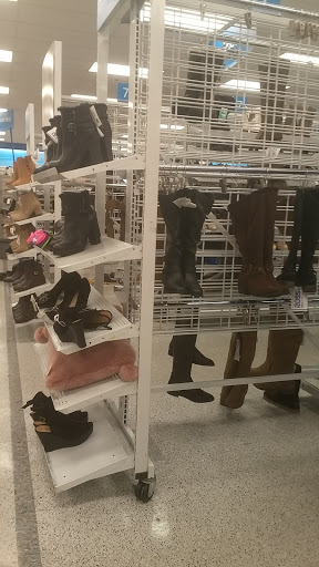 Clothing Store «Ross Dress for Less», reviews and photos, 2180 MacArthur Rd, Whitehall, PA 18052, USA