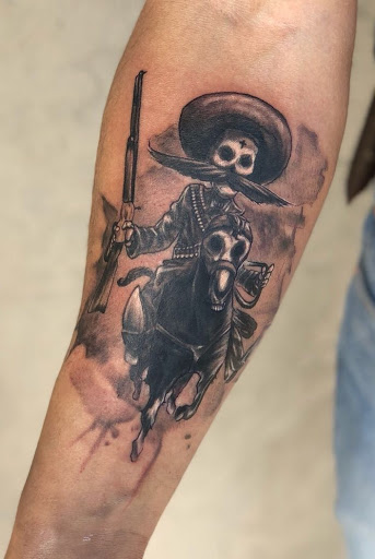 Tattoo Shop «Body Expressions Tattoo Studio», reviews and photos, 406 E Kingsbury St, Seguin, TX 78155, USA