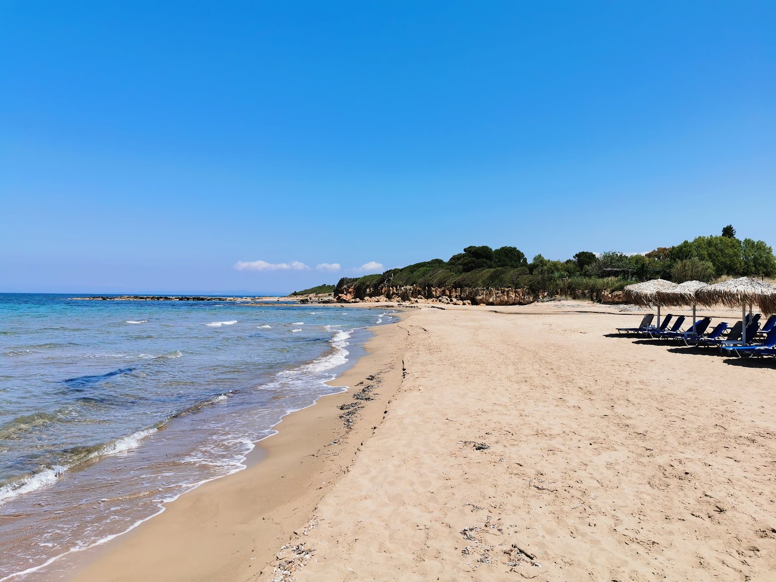 Fotografija Agios Ilias beach z turkizna čista voda površino