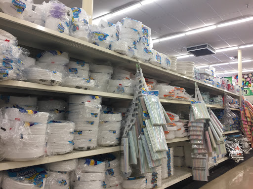 Dollar Store «Dollar Tree», reviews and photos, 1755 Mt Hood Ave #110, Woodburn, OR 97071, USA