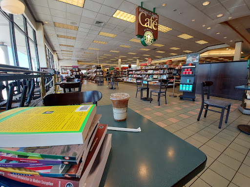 Book Store «Barnes & Noble», reviews and photos, 1156 US-46, Woodland Park, NJ 07424, USA