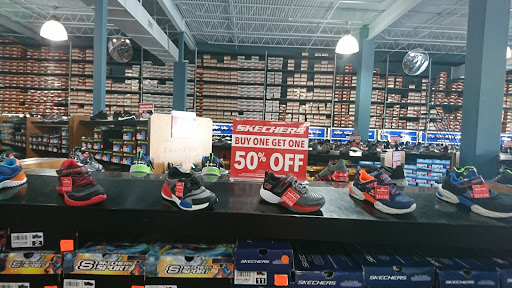 Shoe Store «SKECHERS Factory Outlet», reviews and photos, 8460 Gulf Fwy, Houston, TX 77017, USA