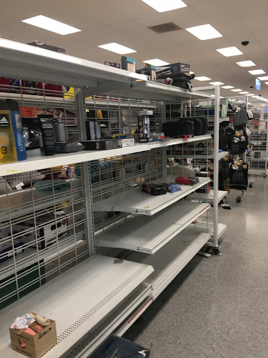 Clothing Store «Ross Dress for Less», reviews and photos, 5820 Lakewood Towne Center Blvd SW, Lakewood, WA 98499, USA