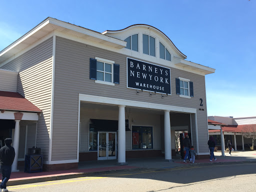 Barneys Warehouse, 1 Outlet Blvd #250, Wrentham, MA 02093, USA, 