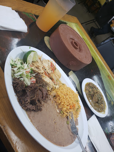 Mexican Restaurant «Los Alamos», reviews and photos, 1667 Summit St, Kansas City, MO 64108, USA