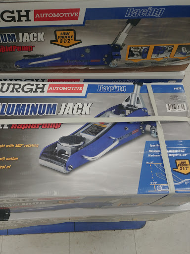 Hardware Store «Harbor Freight Tools», reviews and photos, 7600 la Crosse Ave, Burbank, IL 60459, USA