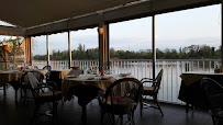 Atmosphère du Restaurant Le Bord d'Eau à Fronsac - n°12