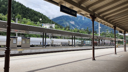 Landeck-Zams Bahnhof (Vorplatz)