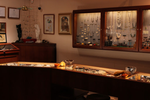 Jewelry Designer «ABRACADABRA Jewelry/Gem Gallery», reviews and photos, 205 E Liberty St, Ann Arbor, MI 48104, USA