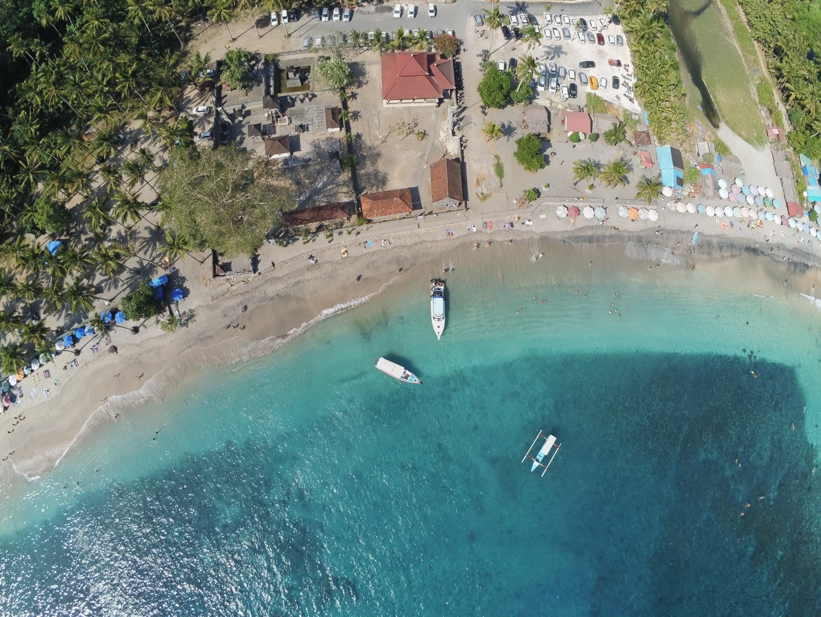 Zdjęcie Crystal Bay Nusa Penida - popularne miejsce wśród znawców relaksu