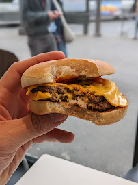 Cheeseburger du Restauration rapide McDonald's à Paris - n°9