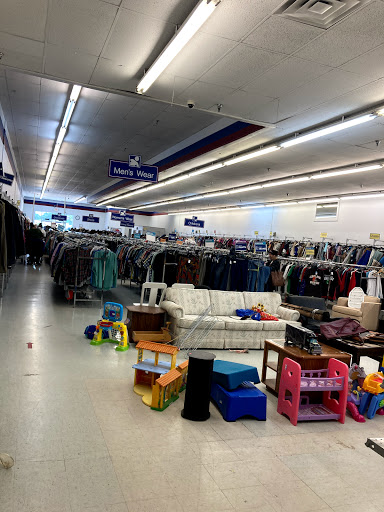 Thrift Store «Goodwill Industries of Greater Cleveland & East Central Ohio», reviews and photos, 12650A Rockside Rd, Cleveland, OH 44125, USA