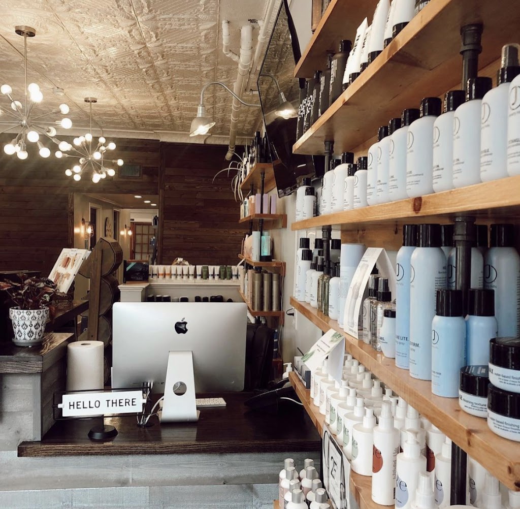 Tease Hair Studio 01749
