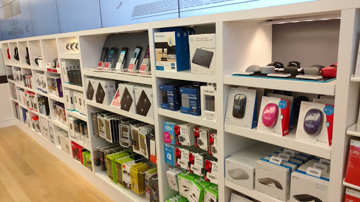 Computer Store «Microsoft Store - International Plaza», reviews and photos, 2223 N Westshore Blvd, Tampa, FL 33607, USA