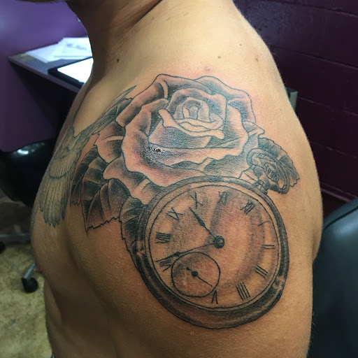 Tattoo Shop «Wonderland Tattoo Studio», reviews and photos, 23531 Little Mack Ave, St Clair Shores, MI 48080, USA