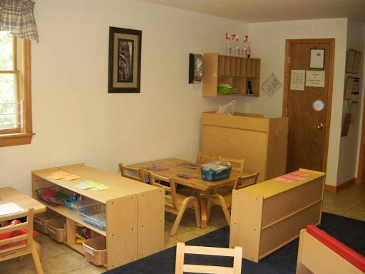 Day Care Center «Growing Footprints Education Center, Inc.», reviews and photos, 9 Griffin Rd, Charlton, MA 01507, USA