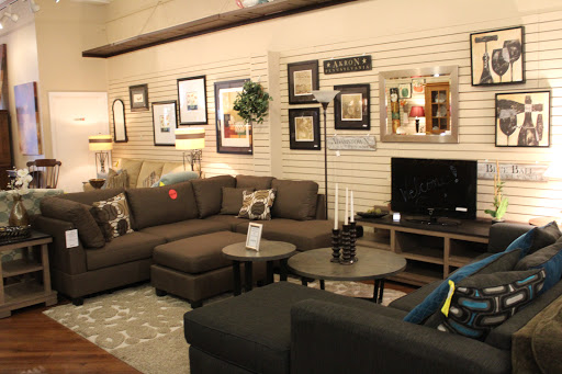 Used Furniture Store «Hometown Refurnishing», reviews and photos, 24 E Main St, Ephrata, PA 17522, USA