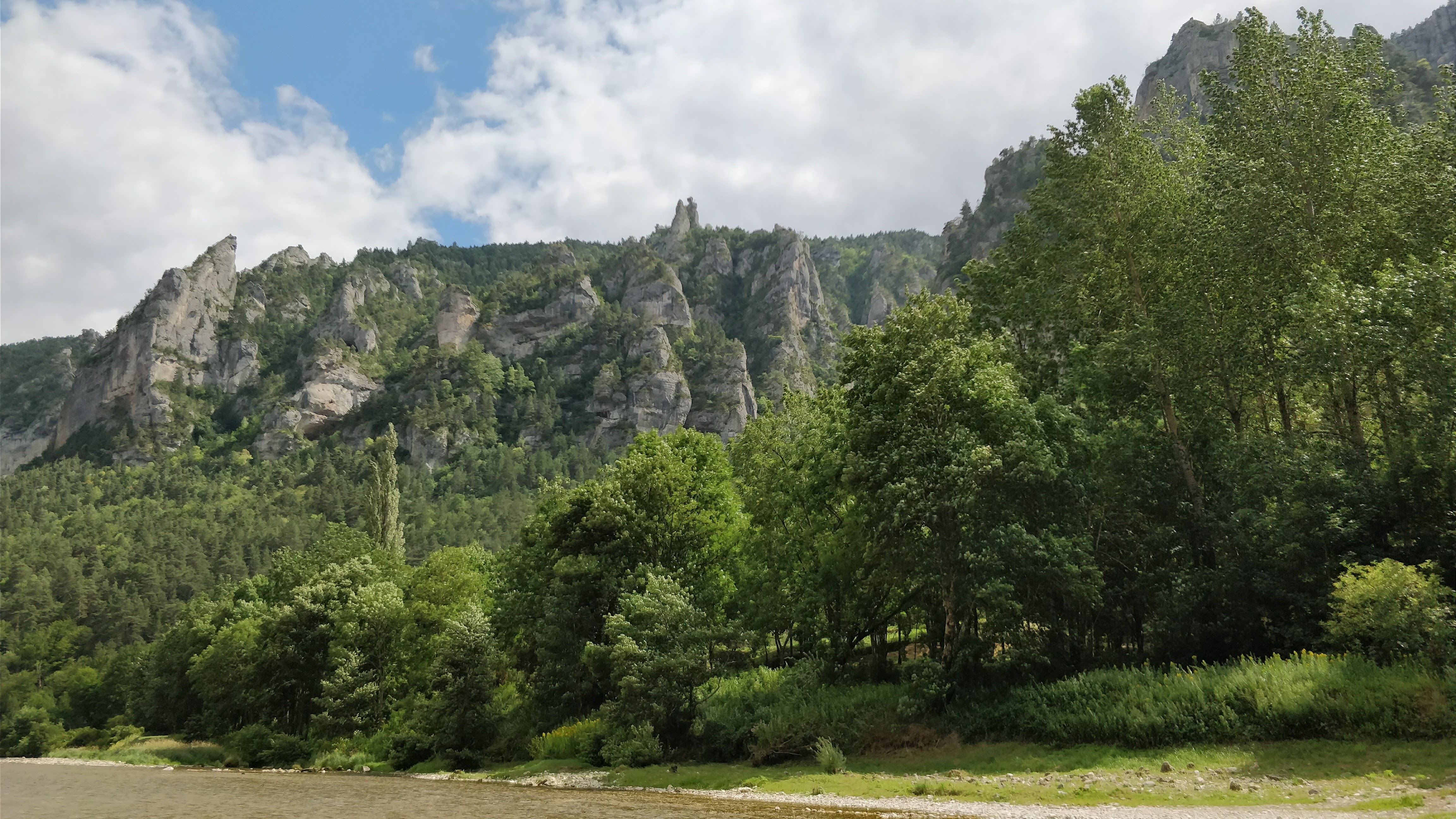 Photo n° 12 de l'avis de Misti. fait le 27/07/2017 à 10:14