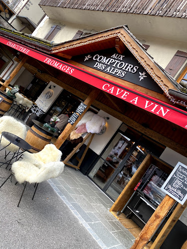 Magasin Aux Comptoirs Des Alpes - Le village Le Grand-Bornand