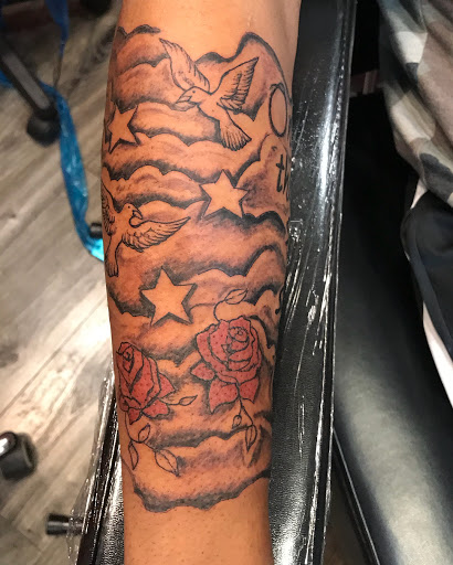 Explore mother and child tattoo ideas, creative tattoo ideas in Lexington, available at LexInk Tattoo