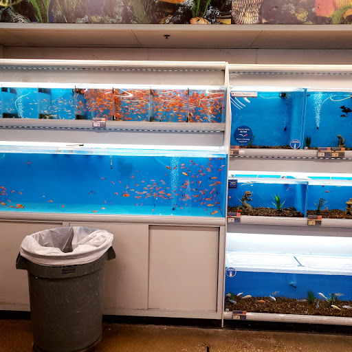 Pet Supply Store «PetSmart», reviews and photos, 2861 Veterans Memorial Pkwy, St Charles, MO 63303, USA