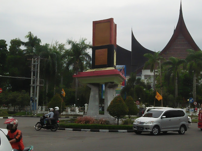 Tugu Adipura Padang
