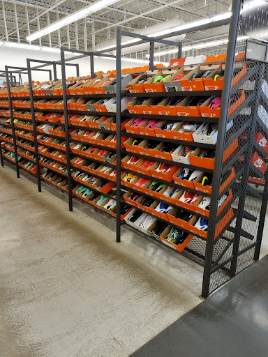 Clothing Store «Nike Clearance Store», reviews and photos, 4099 S Plaza Dr, Memphis, TN 38116, USA
