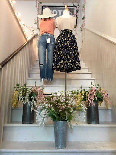 Consignment Shop «re•volve», reviews and photos, 103 SW 2nd St, Corvallis, OR 97333, USA