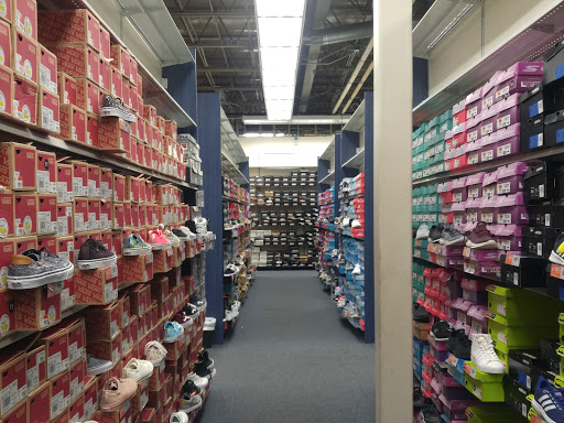 Shoe Store «Rack Room Shoes», reviews and photos, 12801 W Sunrise Blvd #293, Sunrise, FL 33323, USA