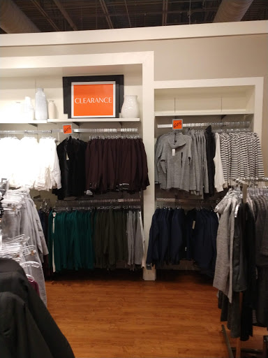Clothing Store «Banana Republic», reviews and photos, 8200 Vineland Ave, Orlando, FL 32821, USA
