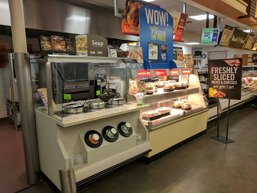 Grocery Store «Stop & Shop», reviews and photos, 105 Alewife Brook Pkwy, Somerville, MA 02144, USA