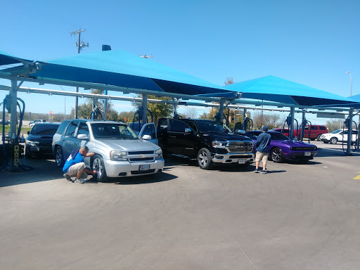 Car Wash «Mr. Clean Car Wash & Oil Change - Round Rock», reviews and photos, 2301 S Interstate 35, Round Rock, TX 78664, USA