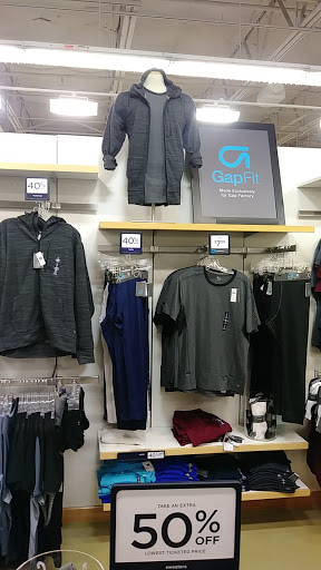 Clothing Store «Gap Outlet», reviews and photos, 5050 Factory Shops Blvd, Castle Rock, CO 80108, USA