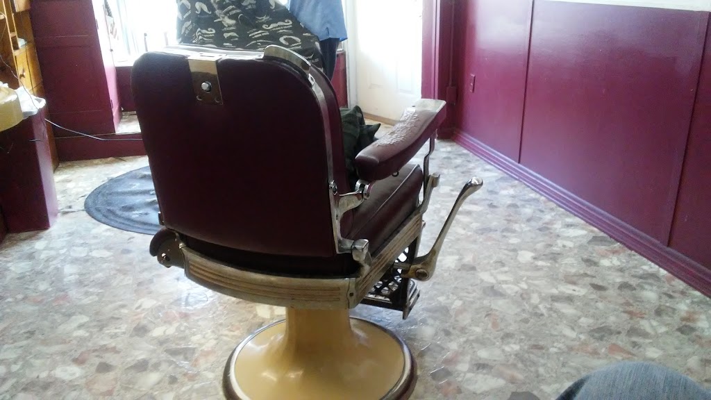 Wilburn's Barber Shop 37771