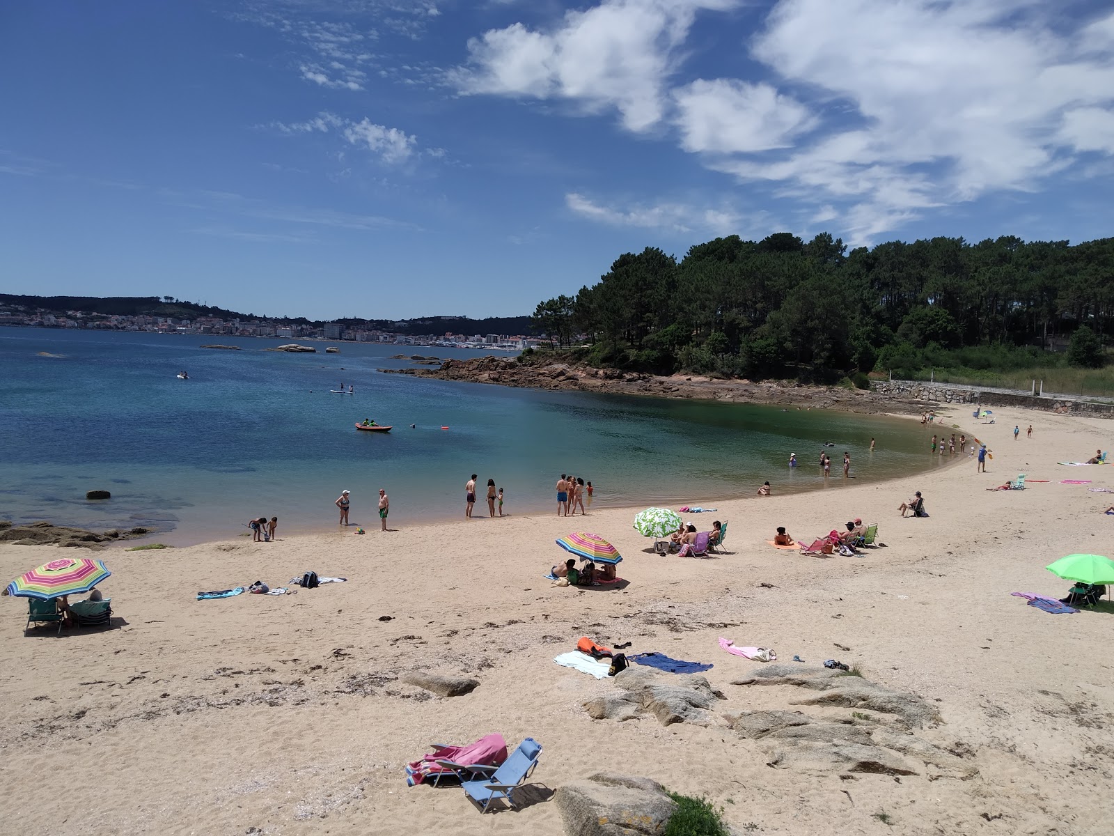 Fotografie cu Azor River beach zonă sălbatică