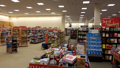 Book Store «Barnes & Noble», reviews and photos, 1375 Boston Post Rd, Milford, CT 06460, USA