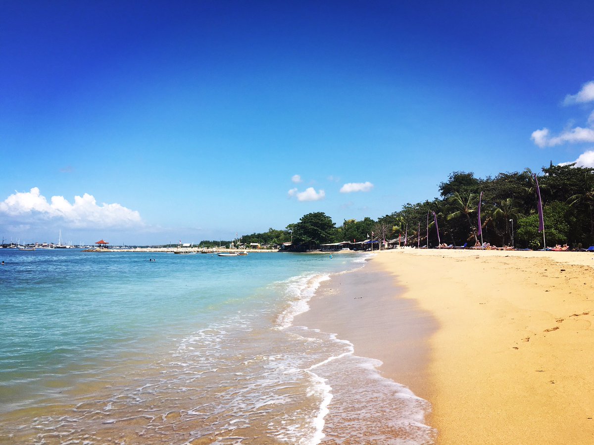 Foto von Sanur Beach II mit beiger sand Oberfläche