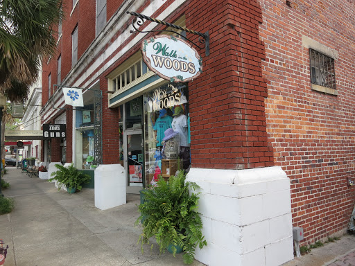 Clothing Store «Walk In the Woods», reviews and photos, 116 W 5th Ave, Mt Dora, FL 32757, USA