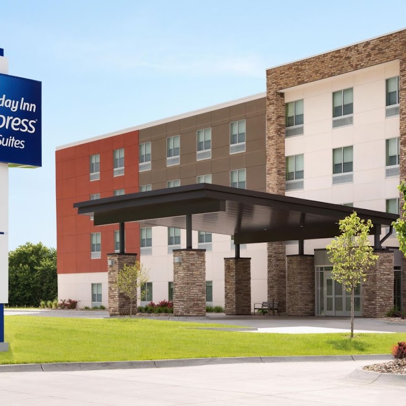 Holiday Inn Express & Suites Allen Park, an IHG Hotel