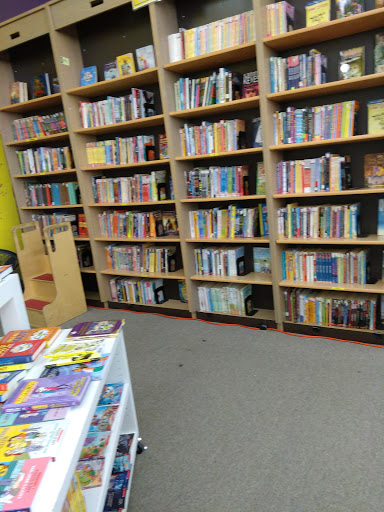 Used Book Store «Used Book Superstore», reviews and photos, 256 Cambridge St, Burlington, MA 01803, USA