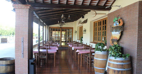 Restaurant La Vinya a Garriguella, especialista en - Carretera vieja de Figueres, km 54, 17780 Garriguella, Girona, Spain