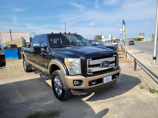 Used Car Dealer «Pleasanton Truck Company», reviews and photos, 805 2nd St, Pleasanton, TX 78064, USA