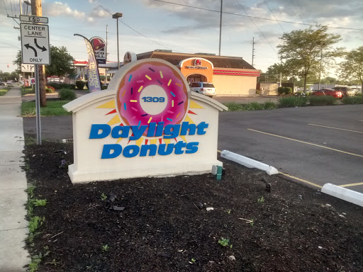 Donut Shop «Daylight Donuts», reviews and photos, 1309 N Barron St, Eaton, OH 45320, USA