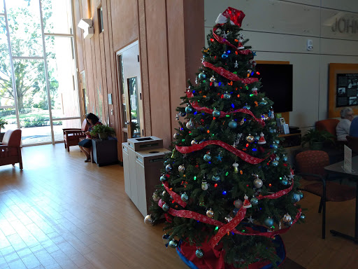 Recreation Center «Largo Community Center», reviews and photos, 400 Alt Keene Rd, Largo, FL 33771, USA