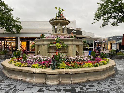 Shopping Mall «Westfield Old Orchard», reviews and photos, 4905 Old Orchard Shopping Center, Skokie, IL 60077, USA