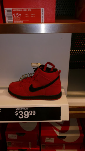 Clothing Store «Nike Factory Store», reviews and photos, 4101 S Carrollton Ave, New Orleans, LA 70119, USA